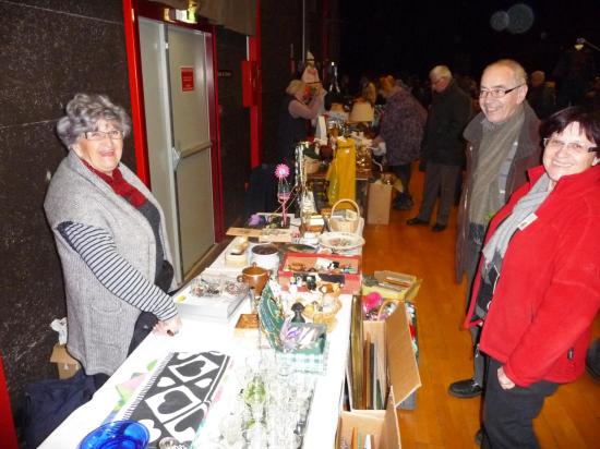 Vide-grenier  de février 2012 : vendeurs et visiteurs satisfaits