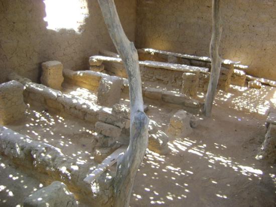 2012-03-12, l'état actuelle de l'école de Déguébomo