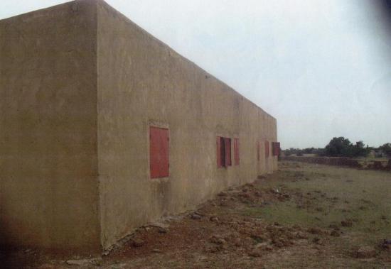 l'école de Déguébomo, arrière(  septembre 2012)